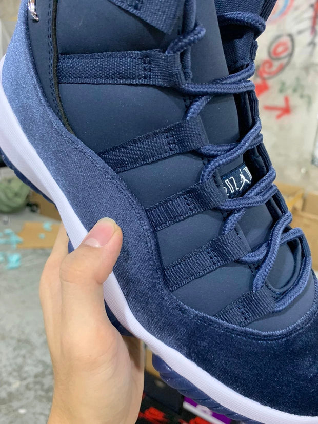 Air Jordan 11 Velvet "Midnight Navy"