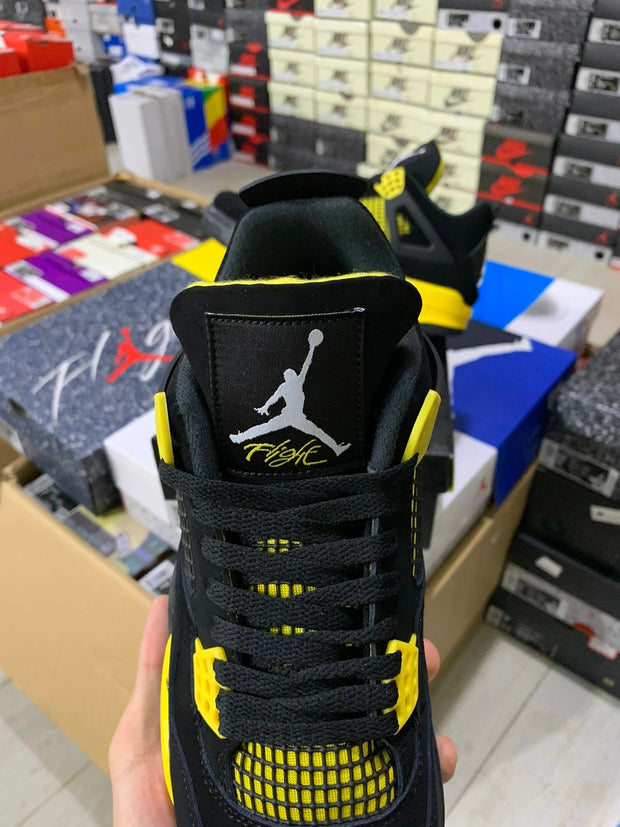 Air Jordan 4 Retro