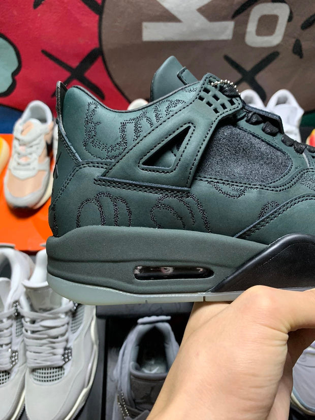 Kaws x Air Jordan 4