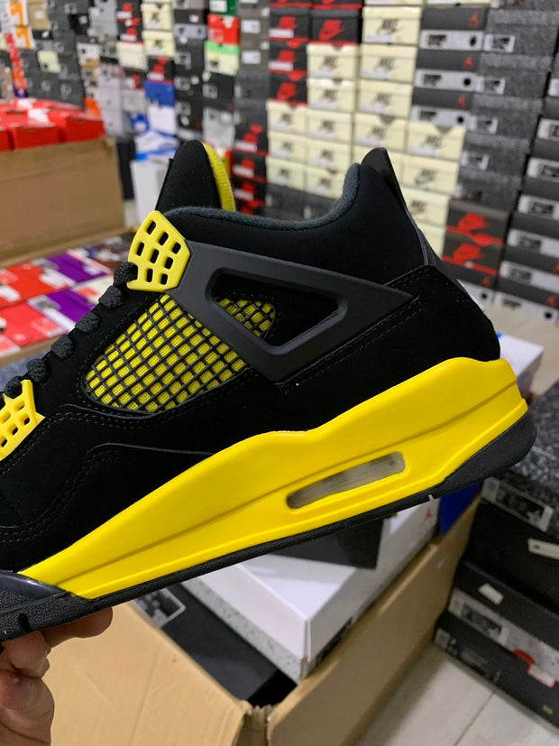 Air Jordan 4 Retro