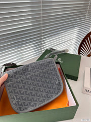 Goya messenger bag