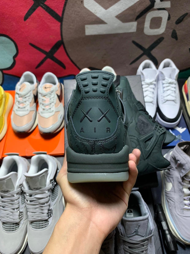 Kaws x Air Jordan 4