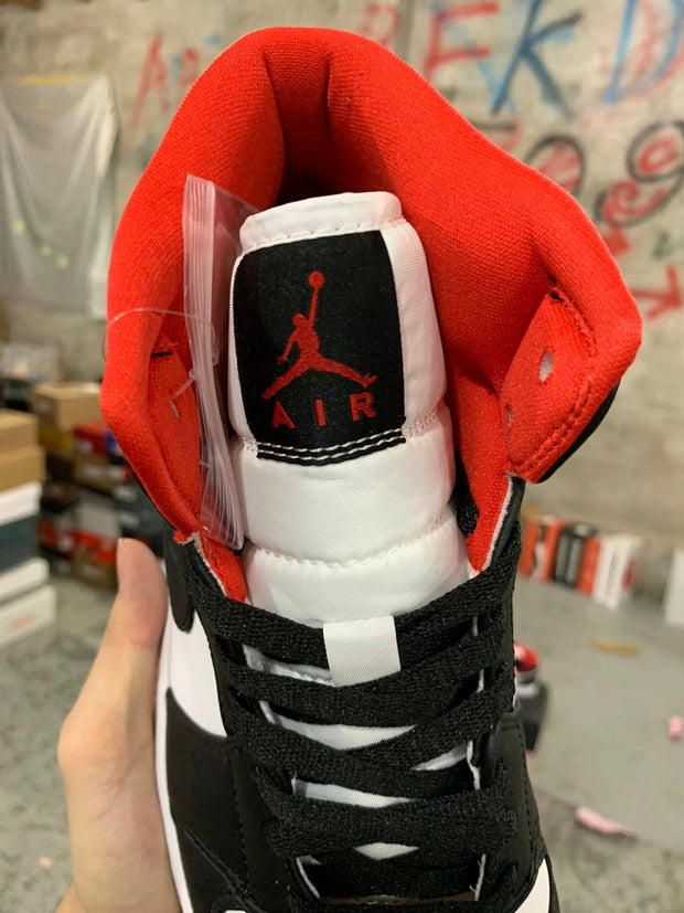 Air Jordan 1 Mid