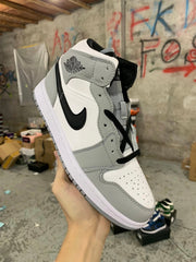 Air Jordan 1 Mid "Light Smoke Grey'