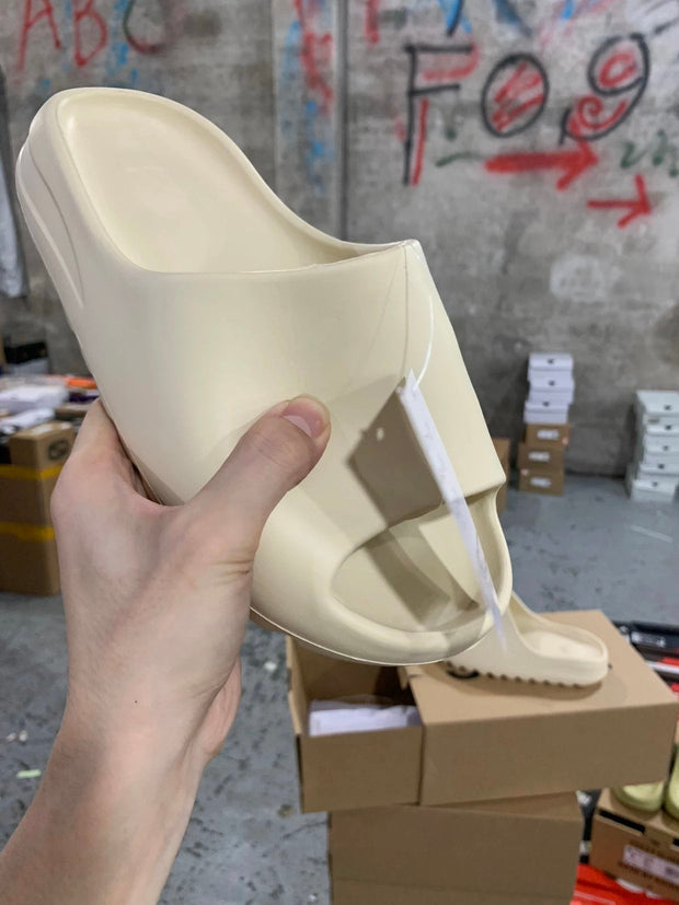 AD originals Yeezy Slide "Pure"'