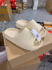 AD originals Yeezy Slide "Pure"'