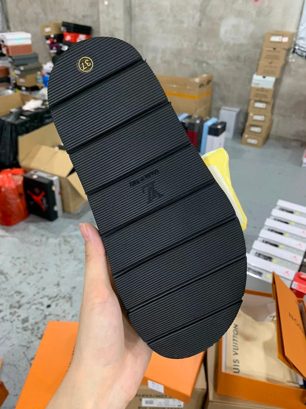 LV 22