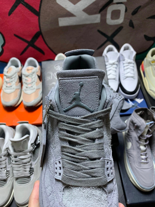 Kaws x Air Jordan 4