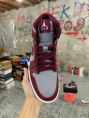 Air Jordan 1 Mid Team Rea