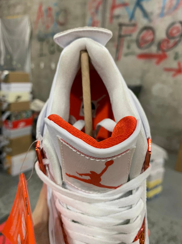 Air Jordan 4 "Orange Metallic ’