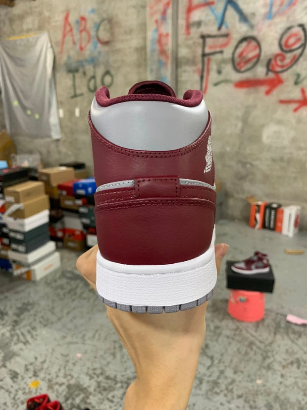 Air Jordan 1 Mid Team Rea