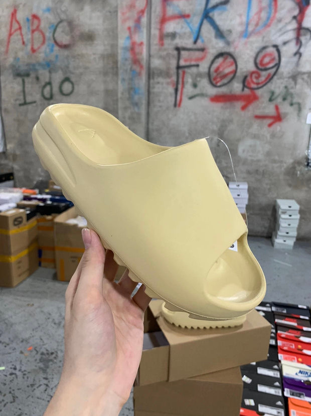 AD originals Yeezy Slide "Pure"'