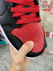 Air Jordan 1 Mid "Alternate Bred”