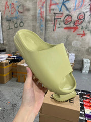 AD originals Yeezy Slide "Pure"'