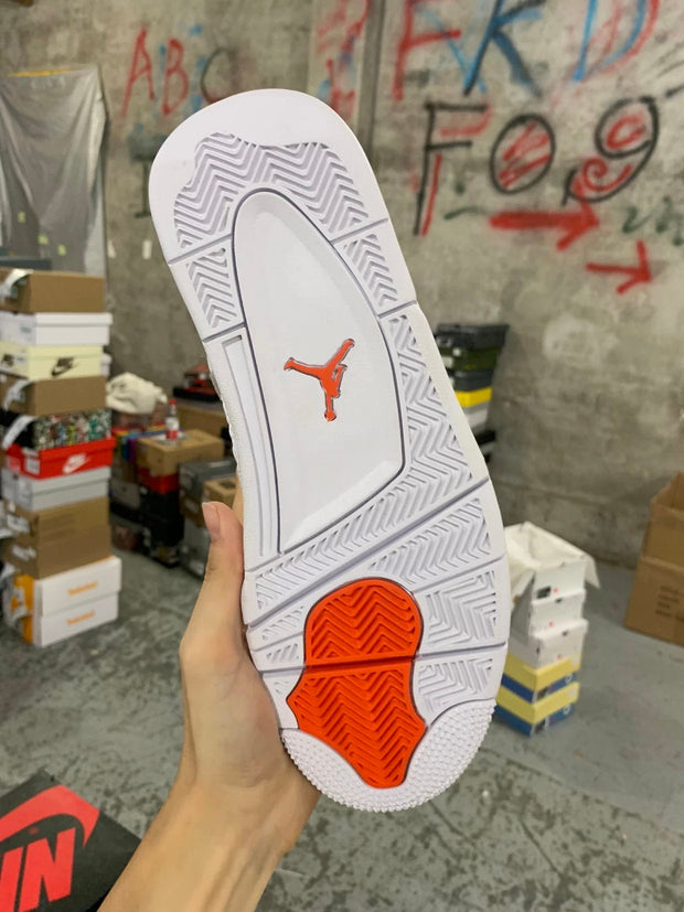 Air Jordan 4 "Orange Metallic ’