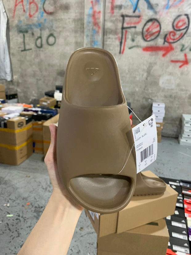 AD originals Yeezy Slide "Pure"'