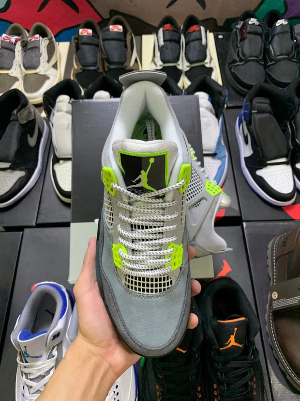 Air Jordan 4 retro se95neon