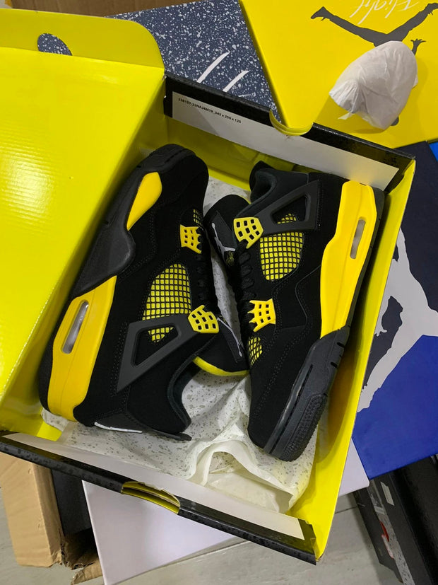 Air Jordan 4 Retro