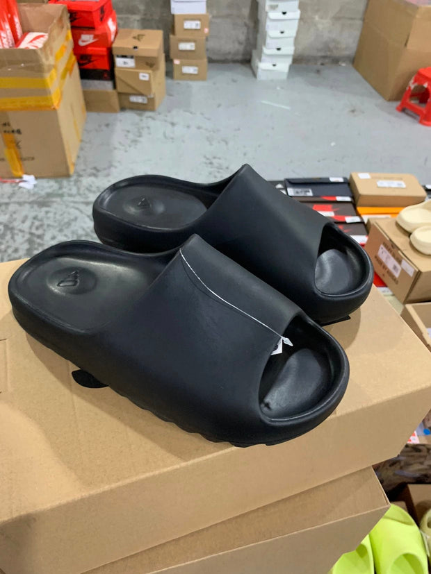 AD originals Yeezy Slide "Pure"'