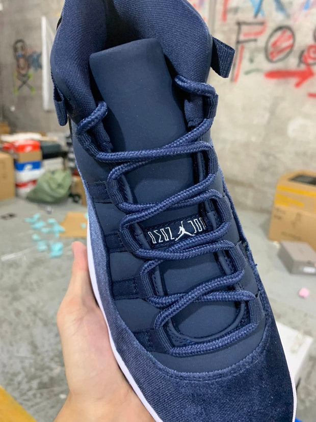 Air Jordan 11 Velvet "Midnight Navy"