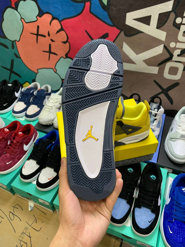 Air Jordan 4 Retro Lighting