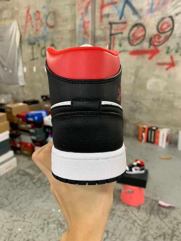 Air Jordan 1 Mid