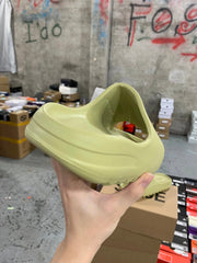 AD originals Yeezy Slide "Pure"'