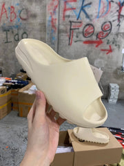 AD originals Yeezy Slide "Pure"'