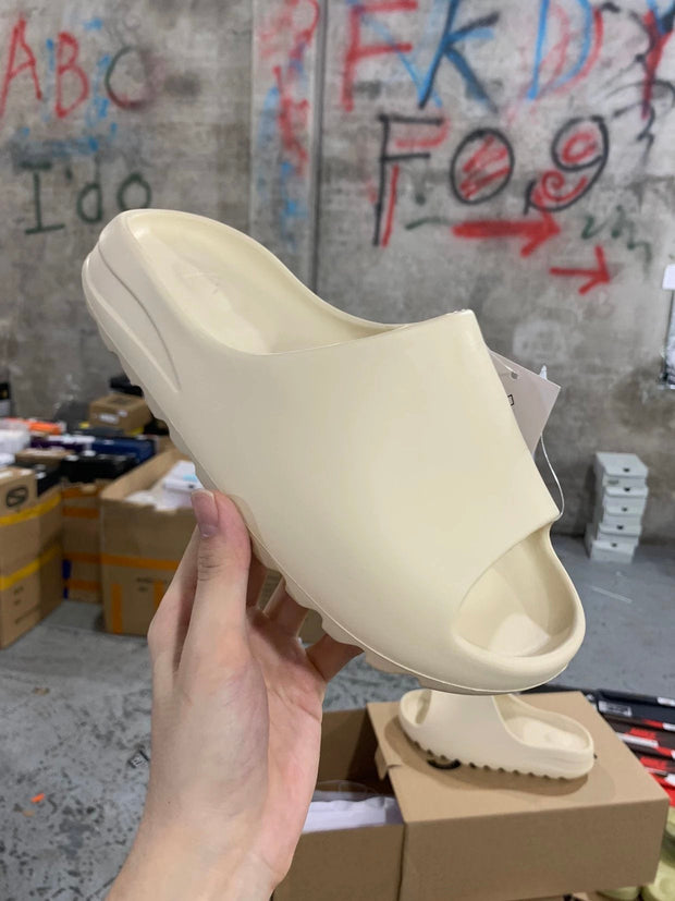AD originals Yeezy Slide "Pure"'
